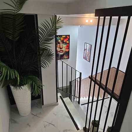 Lhome Sevilla Buitenkant foto
