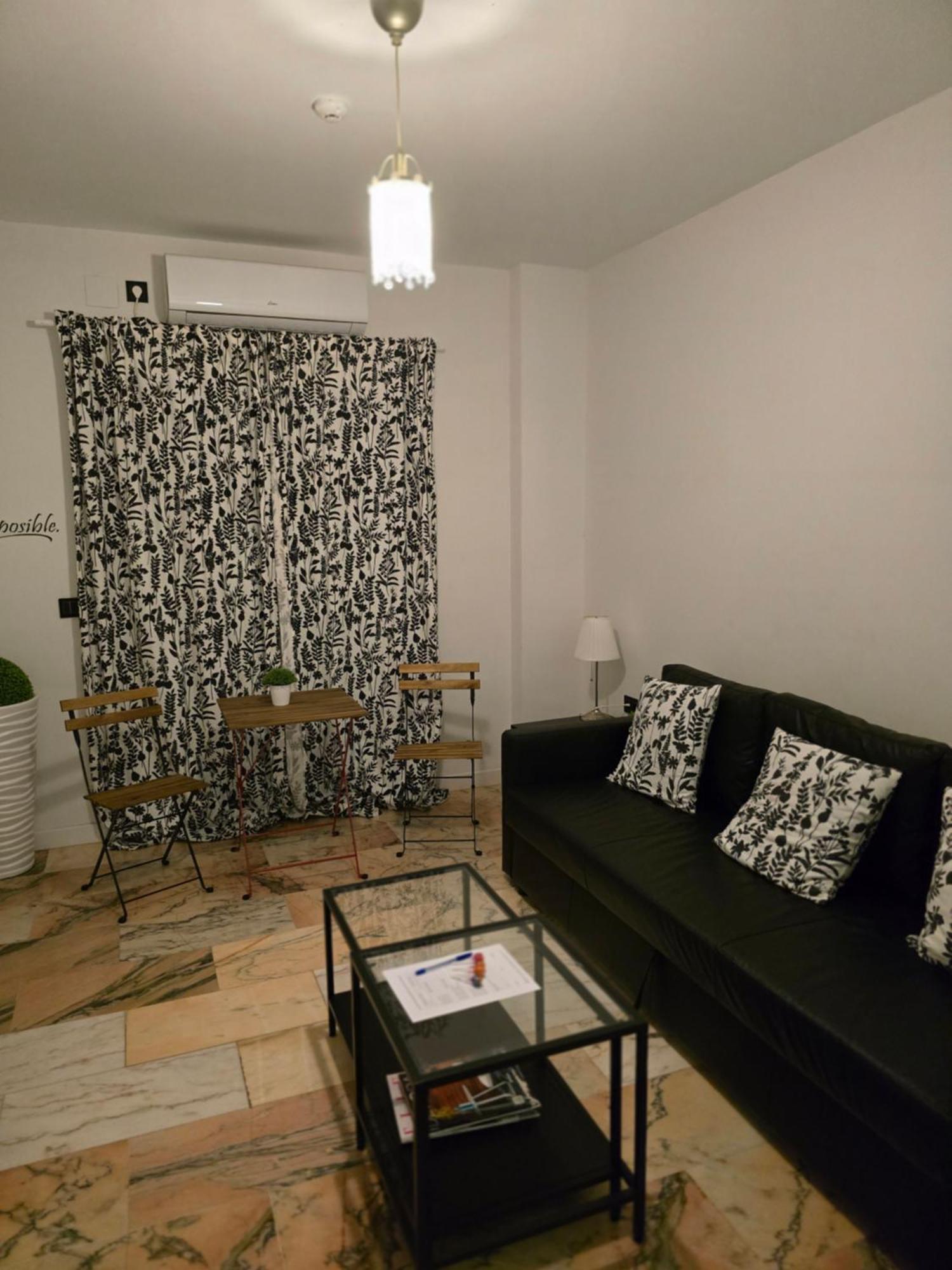 Lhome Sevilla Buitenkant foto