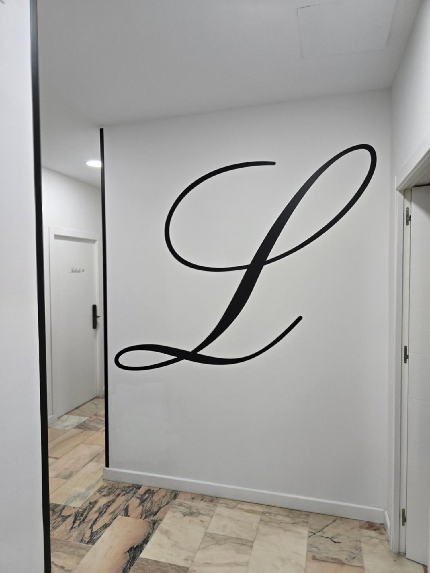 Lhome Sevilla Buitenkant foto
