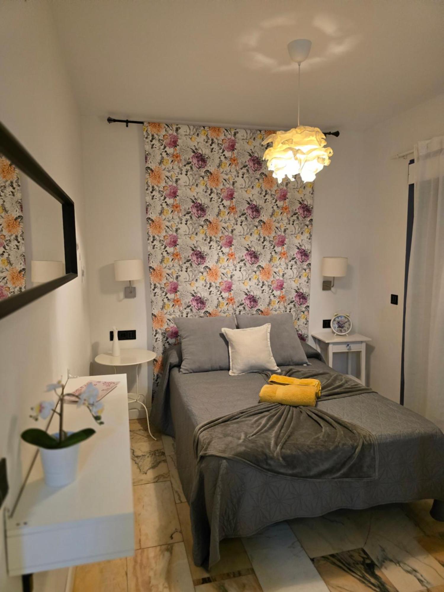 Lhome Sevilla Buitenkant foto