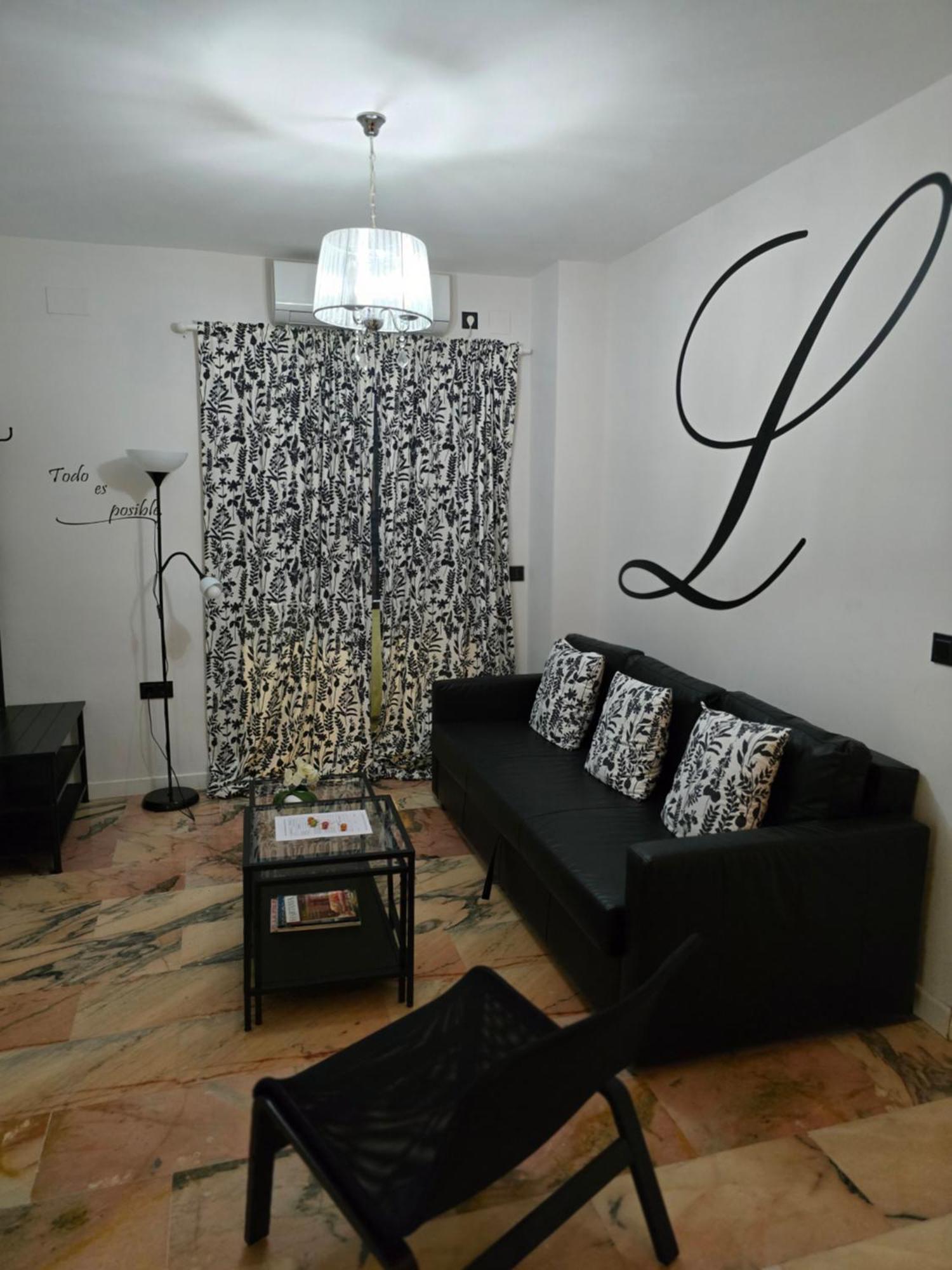 Lhome Sevilla Buitenkant foto