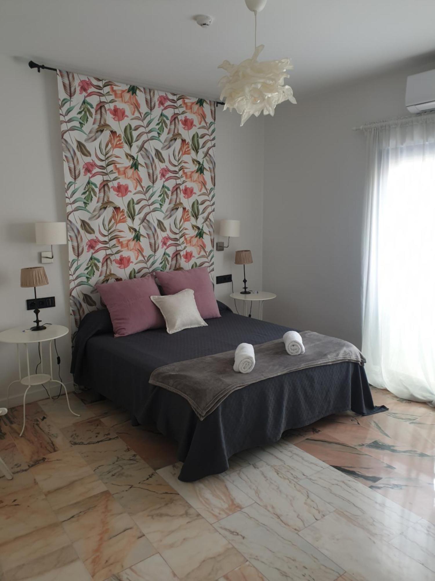 Lhome Sevilla Buitenkant foto